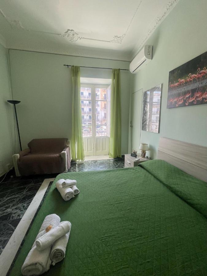 Maya'S Apartment Close To Ballaro Market And Central Station Palermo Exterior photo