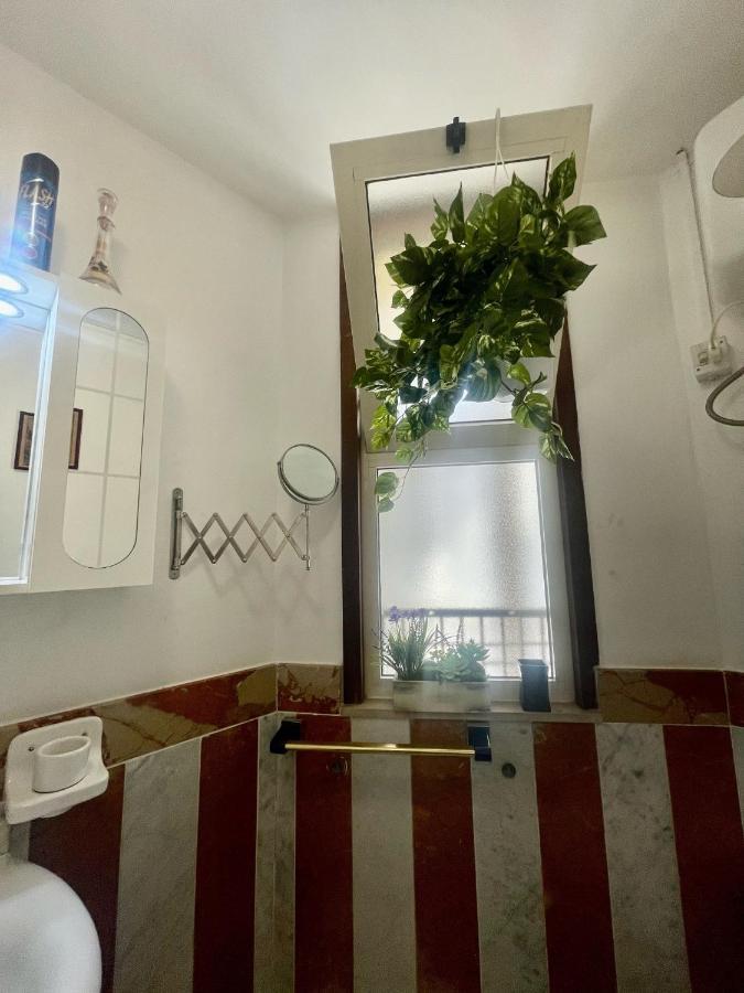 Maya'S Apartment Close To Ballaro Market And Central Station Palermo Exterior photo
